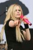 thumb_avril-lavsomething711071.jpg